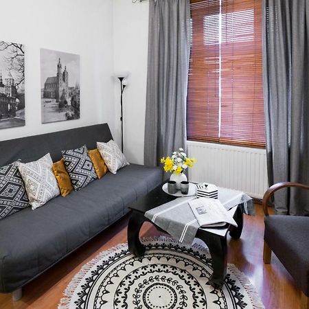 Cichy Apartament Obok Wawelu Tarlowska Krakow Exterior photo